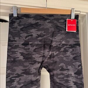 SPANX Black and Gray Camouflage Leggings